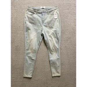 DENIZEN from Levis Women's Ultra-High Rise Super Skinny Slimming Jean 18 W34 New